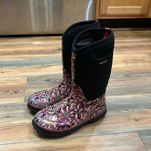 BOG Boots - Picture 1 of 8